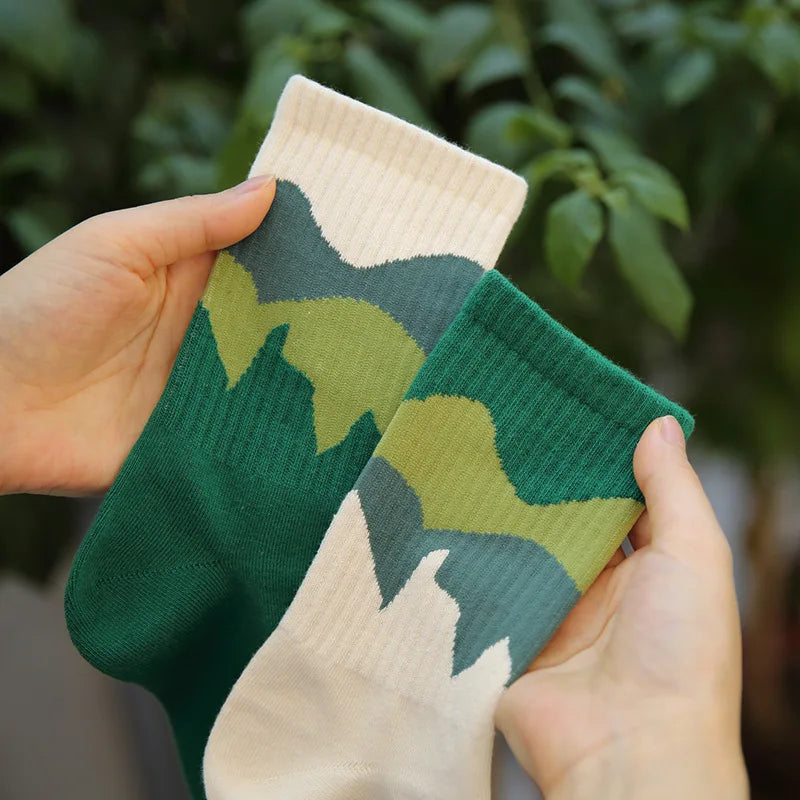Fashion A/B Style Men Socks Asymmetrical Pattern Street Hip Hop Skateboard Man Cotton Sock