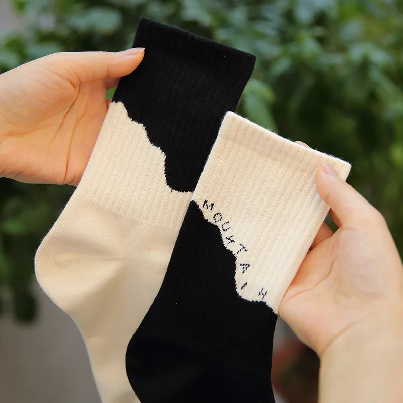 Fashion A/B Style Men Socks Asymmetrical Pattern Street Hip Hop Skateboard Man Cotton Sock